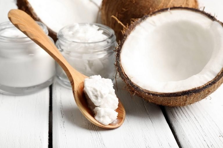 huile de coco pour réparer les cheveux